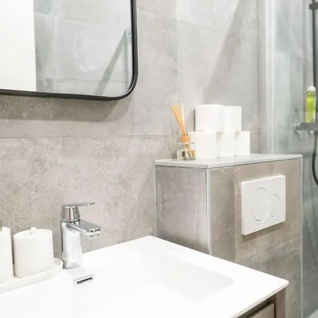 Eiffel Tower And Arc De Triomphe Elegant 1br * Paris