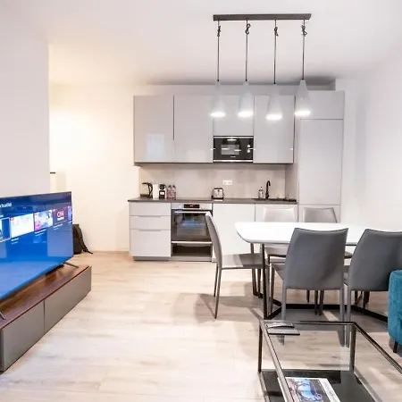 Eiffel Tower And Arc De Triomphe Elegant 1br Apartmán Paříž